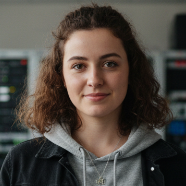 Emily Parker - Dechecker