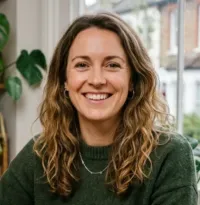 Sophie Bennett - Dechecker